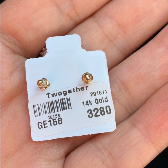 14k Solid Yellow Gold Heart Earrings - Picture 7 of 8